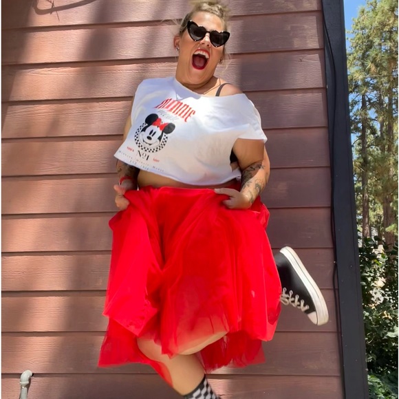 Meet your Posher, Shannah: Balancing Style and Hustle - Picture 2 of 4